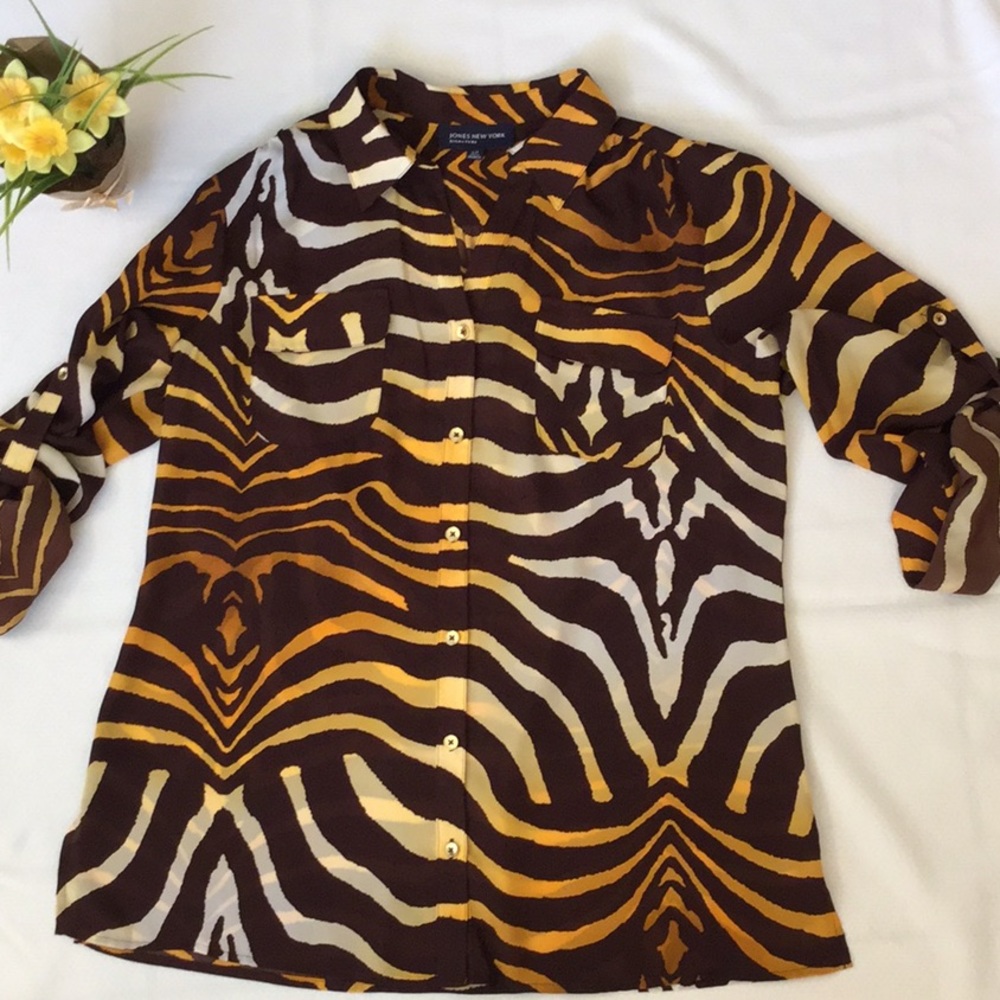 Jones NY Animal Print with roll up sleeves sz L/G